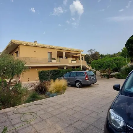 Unabhaengige In Mit Garten Und Eingezaeuntem Parkplatz Lejlighed *