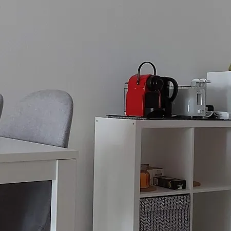 Unabhaengige In Mit Garten Und Eingezaeuntem Parkplatz * Capoterra